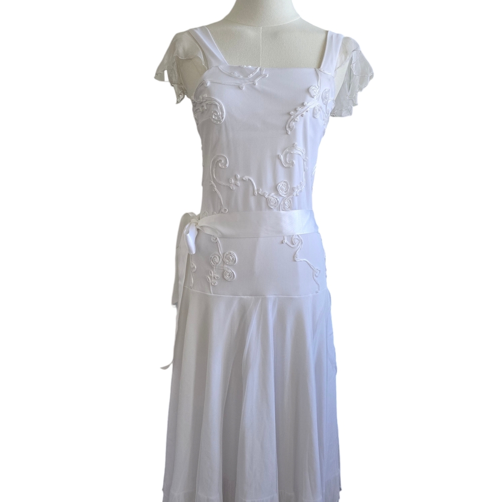 Elegant White Long Sleeve Dress